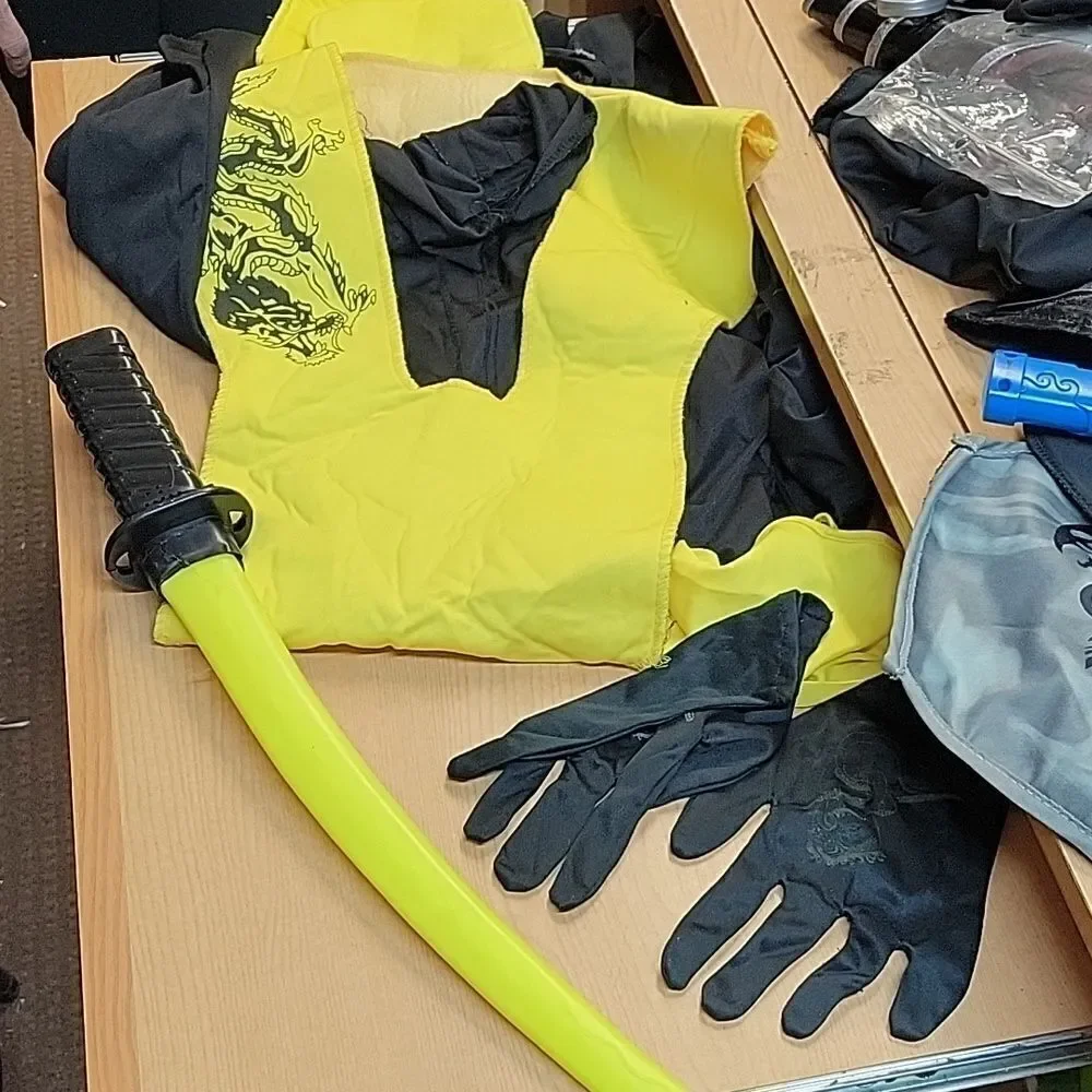 Ninja yellow and black wasp, child's costume size‎ 4-6 with sword